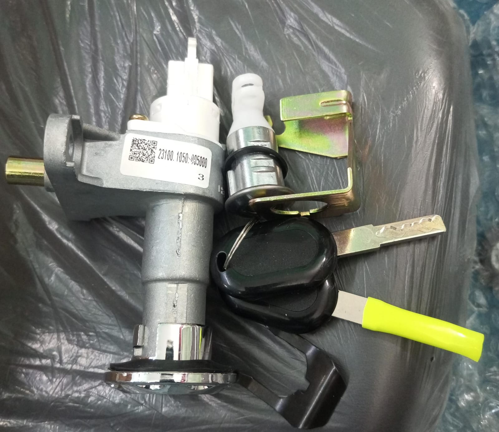 JV ignition lock set